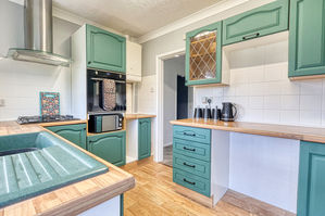 Kitchen- click for photo gallery